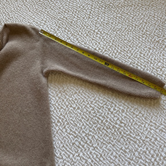 Vintage United Colors of Benetton Taupe V-Neck Sweater, Wool + Angora, Small - Picture 12 of 12